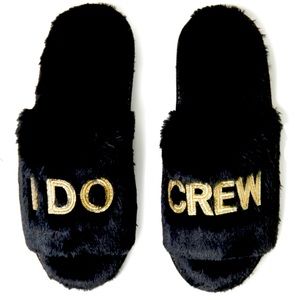 DEARFOAMs Black and Gold ‘I Do Crew’ Open Toe Bridal Party Slippers size Large